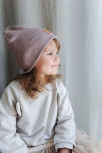 Czapka smerfetka BRUDNY RÓŻ