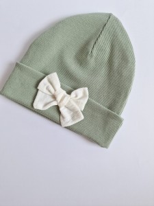 Czapka PISTACJA z kokardą creme