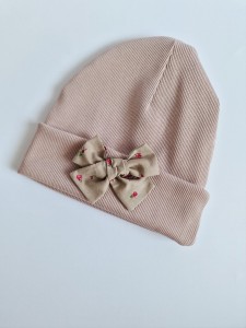 Czapka PUDER PINK z kokardą w kwiaty