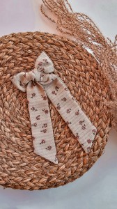 Spinka do włosów KOKARDA beżowa  we wzór.